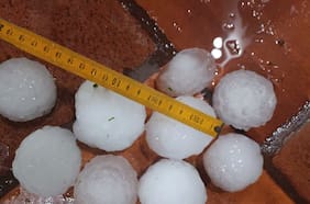 Tormenta con granizos provoca daños en viviendas, vehículos y cortes de luz en Paraguay