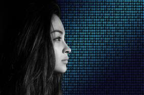 8M: Mujeres y niñas están tres veces más expuestas a experimentar violencia digital