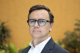 Nicolás Espejo, experto en derecho de la niñez: “Hay indicios que revelan una falla estructural del Estado de Chile en protección integral a esos niños haitianos”