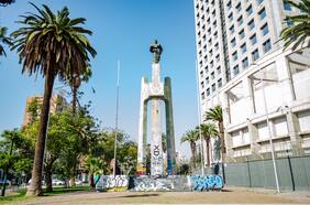 Cuerpo de Generales rechaza propuesta de retiro del monumento a los mártires de Carabineros en la Alameda