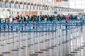 Pasajeros del aeropuerto de Santiago crecen 27% en abril y cifra se encuentra solo 10% por debajo de la prepandemia
