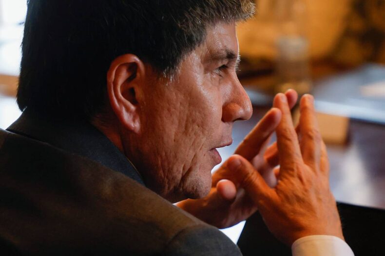 <h3>PDI: cámara capta a Monsalve forzando a la víctima mientras ella se resiste</h3> 2 Manuel