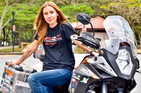 La ucraniana que recorre el mundo en moto