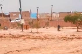 Inundaciones de zonas urbanas, cortes de rutas y una localidad aislada: intensas lluvias causan estragos en San Pedro de Atacama