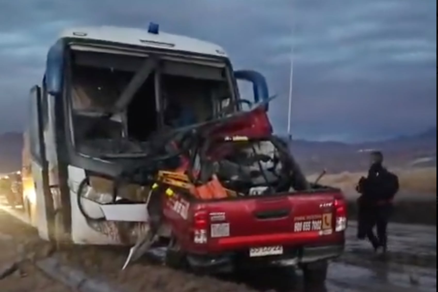 Accidente entre bus interurbano y vehículo deja cuatro fallecidos en San Pedro de Atacama