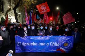 Representantes de Aprueba x Chile inscribieron ante el Servel la campaña oficial del Apruebo para el plebiscito de salida