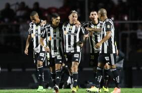 Presidente de Atlético Mineiro defiende a Eduardo Vargas de las críticas: “Es un gran jugador, un futbolista de selección”