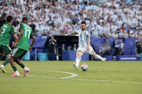 En una noche histórica de Lionel Messi: Argentina golea a Argelia y la Pulga alcanza a Klose como máximo anotador en los Mundiales