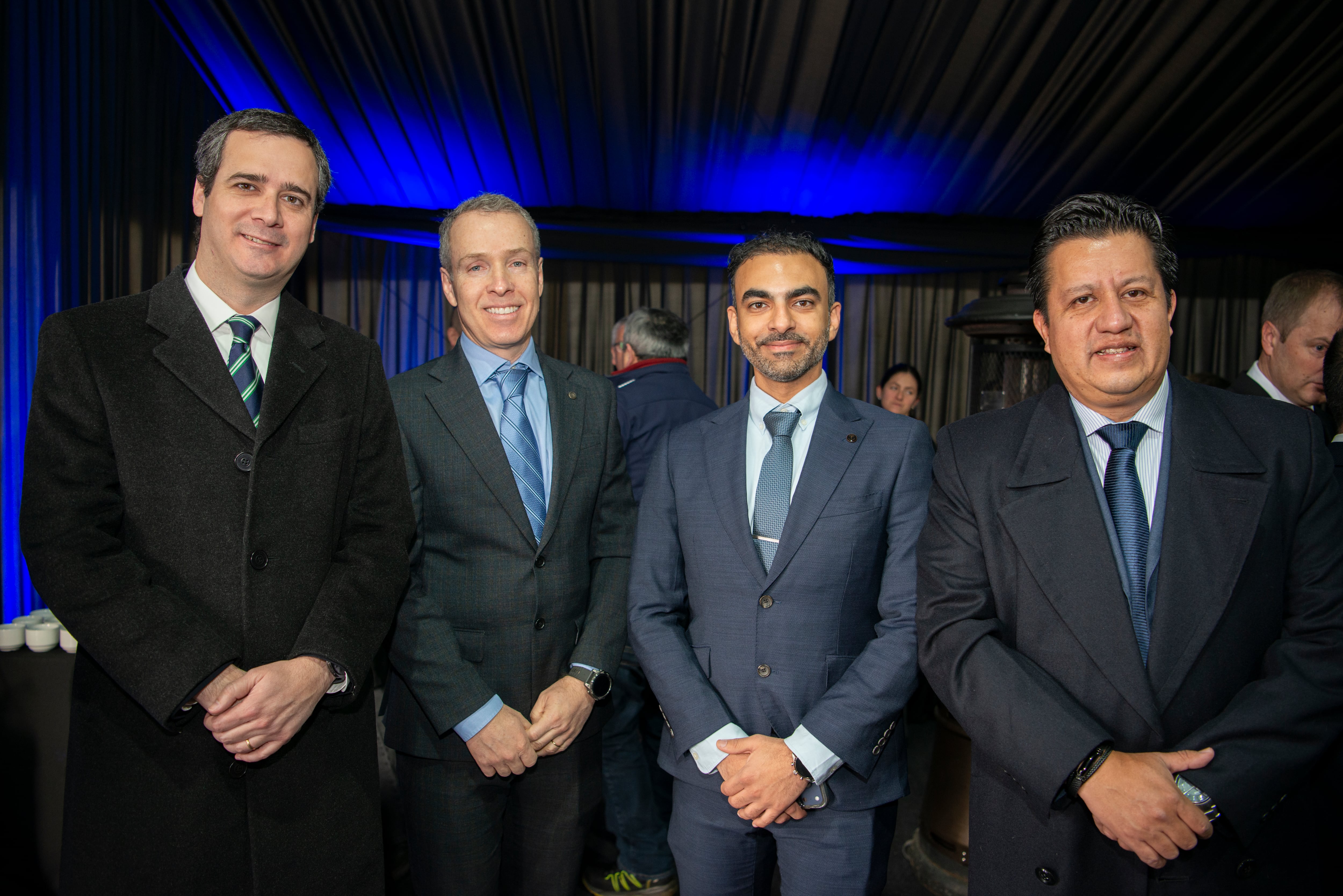 Tomás Balmaceda, gerente de Administración y Finanzas de Esmax; Eduardo Wantuil, JV Management de Aramco; Malik Zainuldin, JV Management de Aramco y Jorge Badillo, gerente de Auditoría de Esmax.