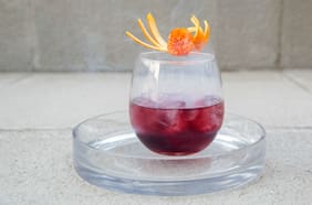 Cocteles ahumados, la última tendencia en las barras de Santiago