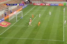 Otro papelón en la Copa Chile: golazo de Cobreloa rompe la red ante Cobresal y desata el caos en Calama