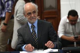 Presidente del Colegio de Abogados califica celebración de Boric por prisión preventiva de Hermosilla como “una imprudencia”