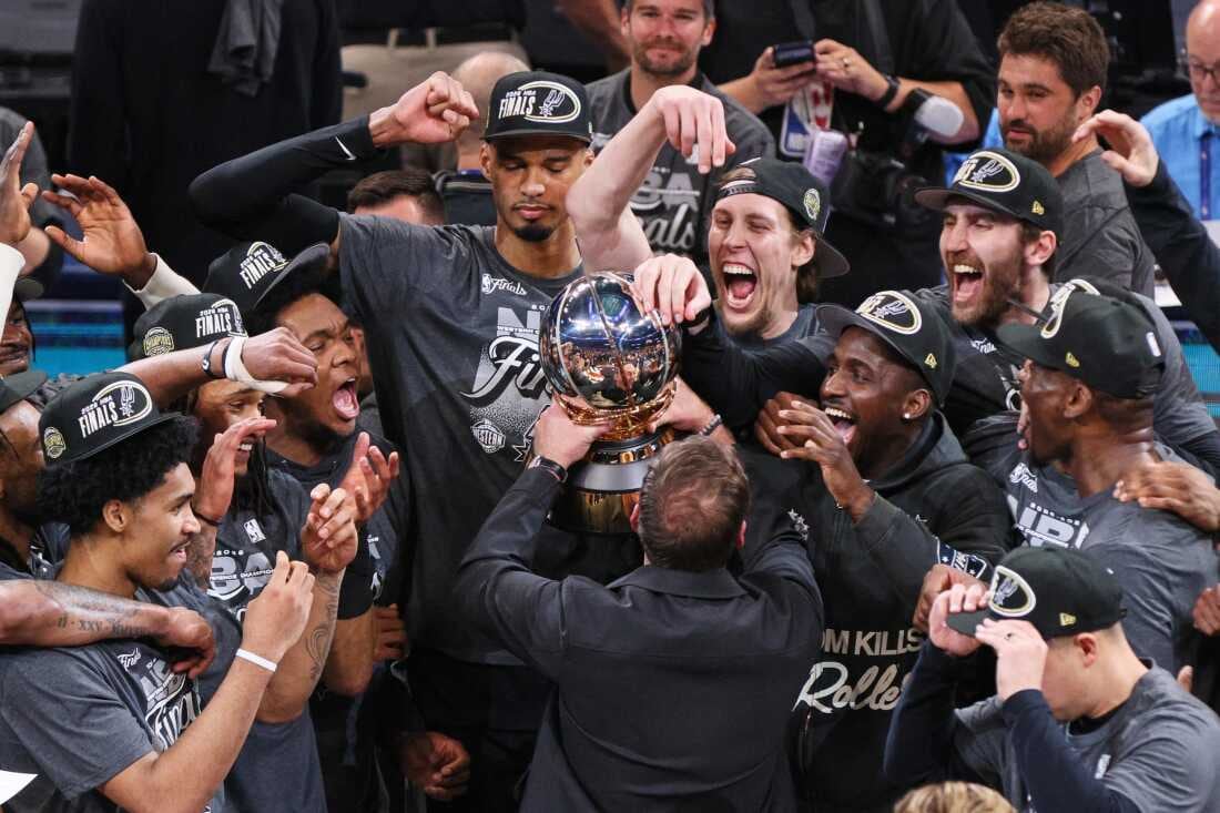 Habrá nuevo campeón: San Antonio Spurs vence a OKC y se reencuentra con New York Knicks en las Finales de la NBA tras 27 años