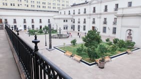 Gobierno permitirá paso peatonal por el interior de La Moneda en el marco de los 200 años de la Presidencia