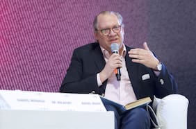 Rafael Rojas: “Si el gobierno cubano recupera la iniciativa reformista y negocia con realismo, puede sobrevivir e, incluso, salir fortalecido”