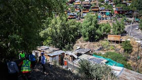 Alessandri pasa a la etapa final en toma de Cerro 18 en Lo Barnechea: casi 100 viviendas serán desalojadas