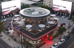 Tesla abre su primer local de comida rápida