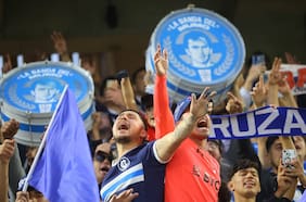 Hinchas de la UC agotan los abonos de dos galerías del Claro Arena