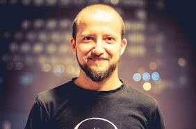 De Jarry y Niemann a la U: el sicólogo que cuida la cabeza de las estrellas del deporte chileno