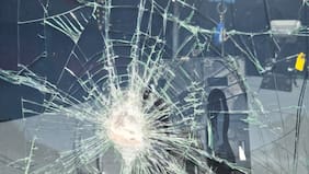 La U denuncia ataque al bus del plantel y pirotecnia ruidosa de madrugada en la antesala del crucial choque con O’Higgins