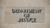 Departamento de Justicia de EE.UU. busca revocar la ciudadanía a 12 inmigrantes