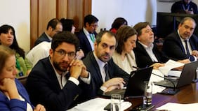 Grau ingresa proyecto de reajuste del sector público con “norma de amarre” y surgen dudas de parlamentarios sobre financiamiento