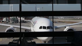 Hutíes amenazan con nuevos ataques contra aeropuertos de Arabia Saudita tras ofensiva que dejó 12 muertos en Riad