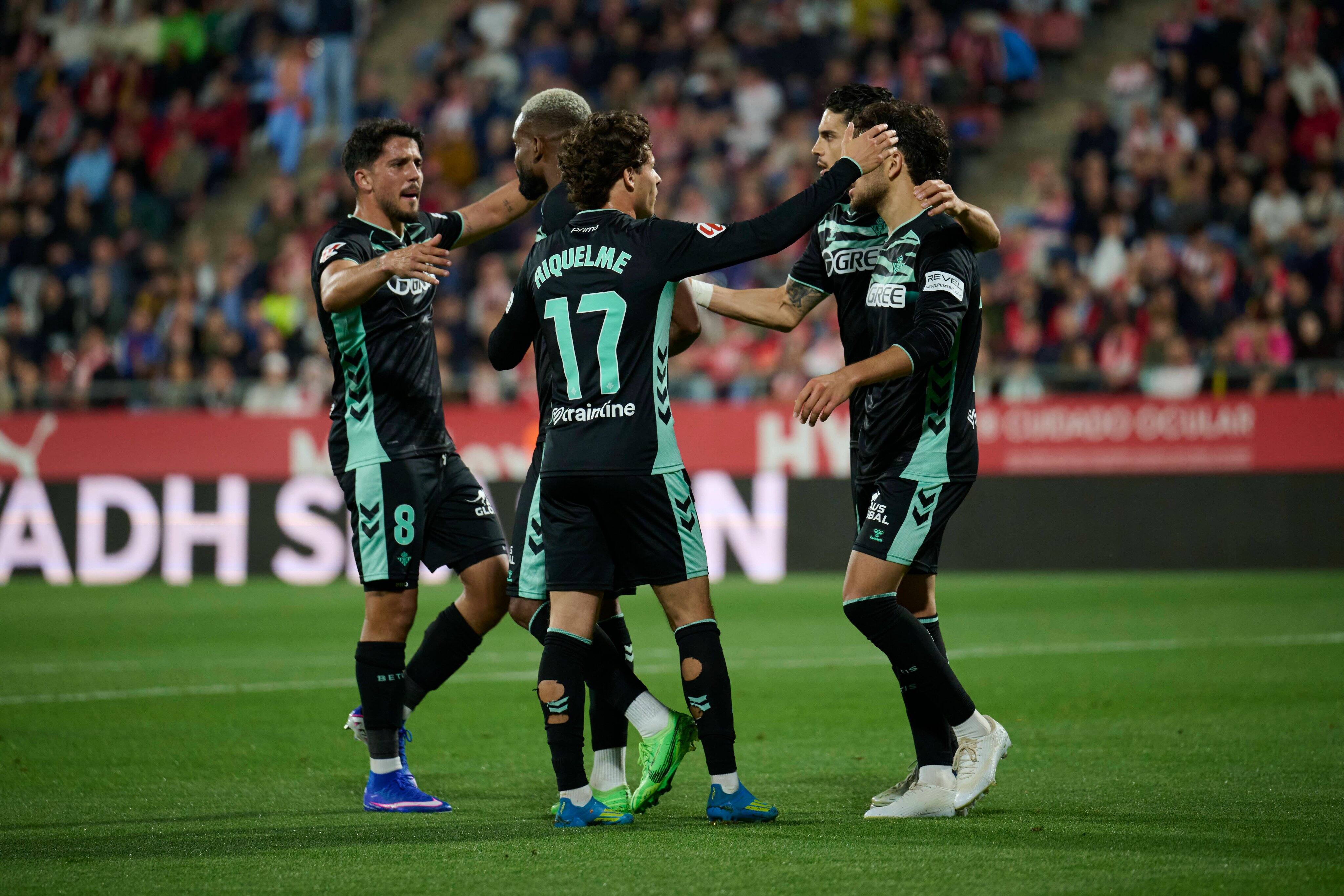 Betis golea 3-0 al Oviedo en La Cartuja y se aferra al quinto puesto; el VAR no interviene en dos goles polémicos — image 5