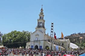 Pese a prohibición y restricciones, peregrinos acudieron a Santuario de Lo Vásquez