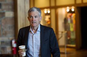 Powell dice que “llegó el momento” de bajar las tasas y el mercado celebra