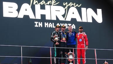 El caos bajo la lluvia de Malasia: Max Verstappen obtiene su primer triunfo del año en un alocado Gran Premio de Bahrein