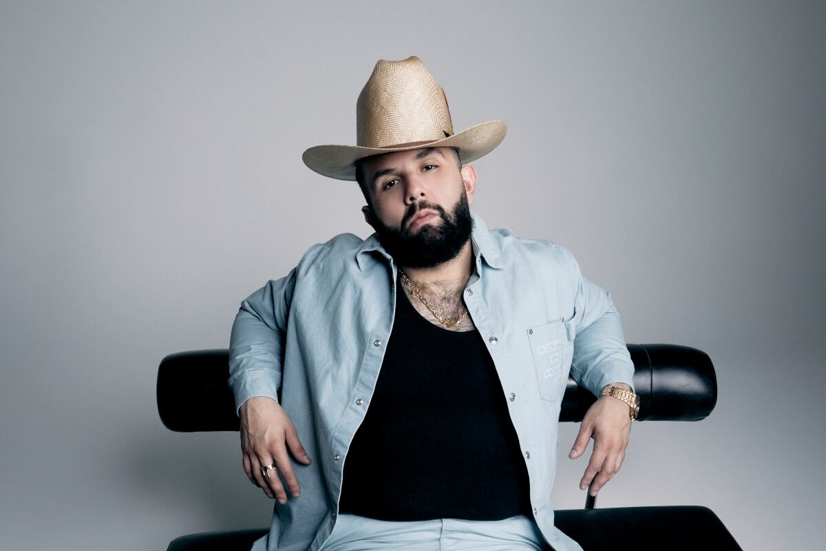 Quién es Carin León, el artista mexicano en el Festival de Viña - La Tercera