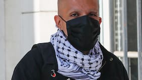 Encuentran golpeado a exconvencional Rodrigo Rojas Vade a un costado de la Ruta 78