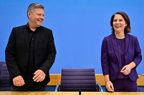 La elección de Alemania da a dos partidos más pequeños una influencia mayor