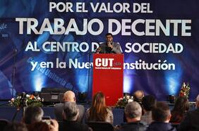 CUT por nueva Constitución: “No es el texto que queremos. No responde a las demandas sociales”