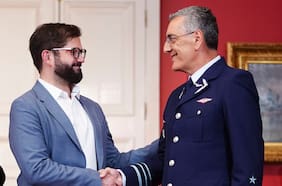 En cita en La Moneda: Boric ordena a la FACH entregar antecedentes a la Fiscalía por caso de narcotráfico