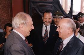 Un viaje al fin del mundo: cuando Mijail Gorbachov visitó Chile