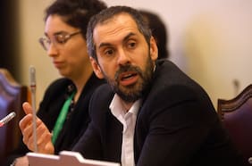 Permisología: gobierno y oposición afinan acuerdo en cuatro materias en día clave para proyecto en el Senado