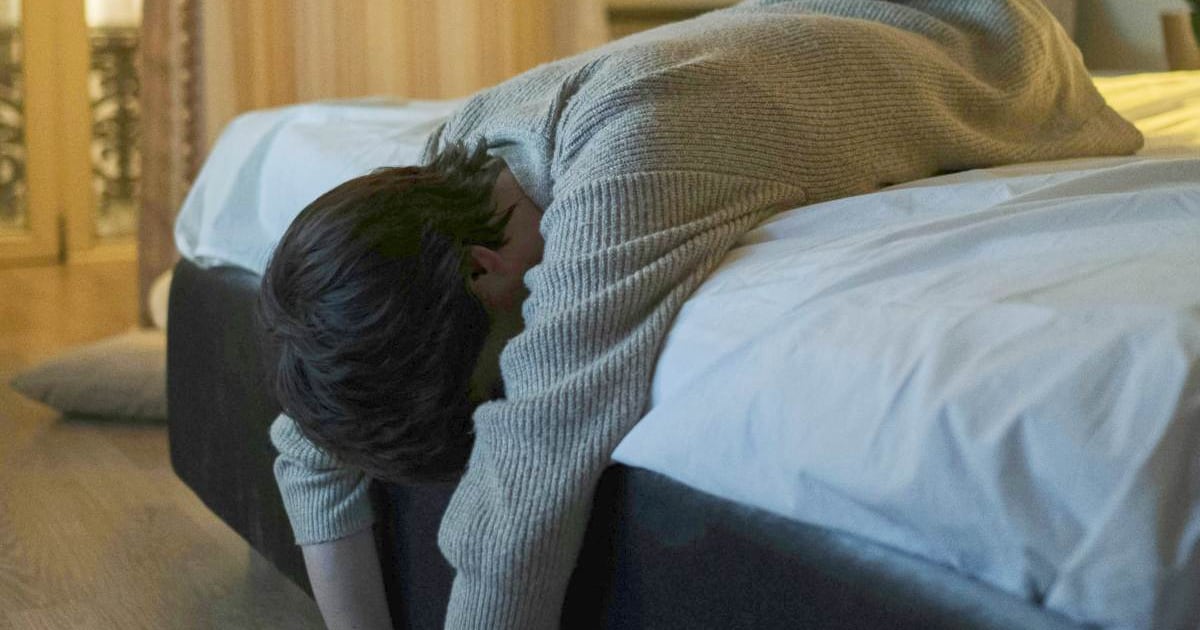 ¿Dormir hasta tarde mejora la salud? - La ciencia del sueño y sus límites revelados tras años de debate