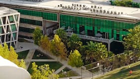 El departamento de Economía de la FEN bate su récord de alumnos en doctorados en el extranjero