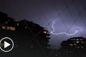 ¿Lo viste?: tormenta eléctrica ilumina el cielo de Santiago y deja increíbles registros