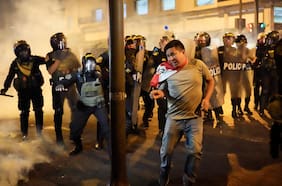 Presidenta de Perú invita a manifestantes a la sede de gobierno para dialogar sobre las razones de sus protestas
