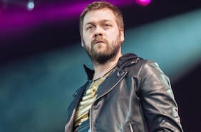 Ex vocalista de Kasabian es sentenciado a 200 horas de trabajo forzado por agredir a su ex novia