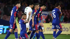 Las sonrisas llegan dentro de la cancha: la U supera a un opaco Palestino y sigue siendo el único escolta de Colo Colo