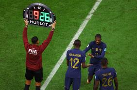 Deschamps mueve la pizarra: los tempraneros cambios con los que Francia busca remontar la final ante Argentina