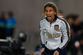 “Nos tiene que responder la FIFA”: Beccacece reconoce gestiones para sumar a Omar Carabalí a la selección de Ecuador