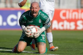 La UC elige a su nuevo arquero, pero Melipilla explota y exige millonaria cifra