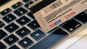 Compras informales en canales digitales superan los US$800 millones y vestuario lidera