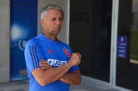 Gustavo Álvarez raya la cancha en la U y no le entrega la jineta a Marcelo Díaz: “No es momento para escoger al capitán”