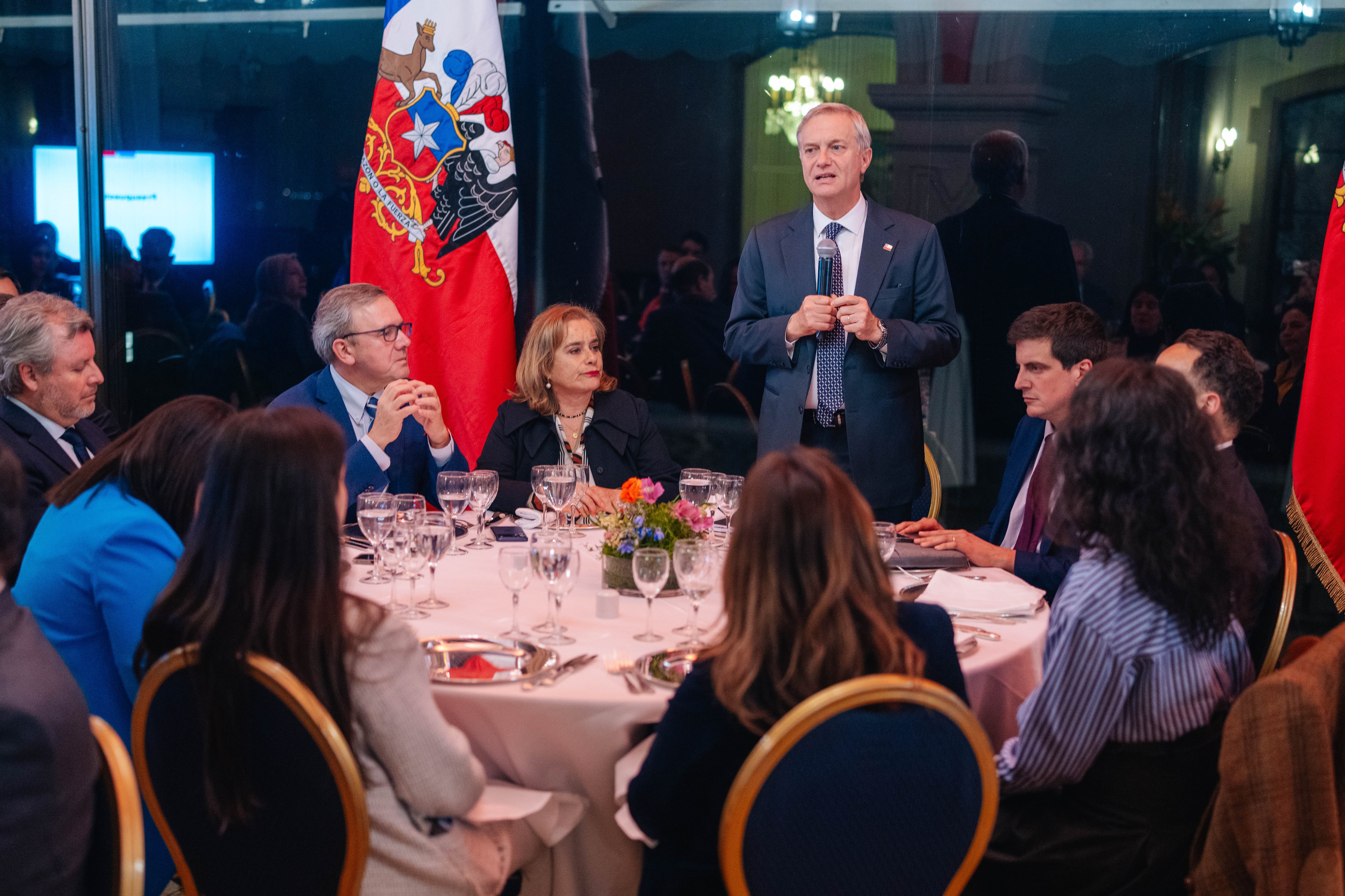 Presupuesto 2027: Kast entrega detalles al oficialismo y crecimiento del gasto público se acercaría a 1,5%